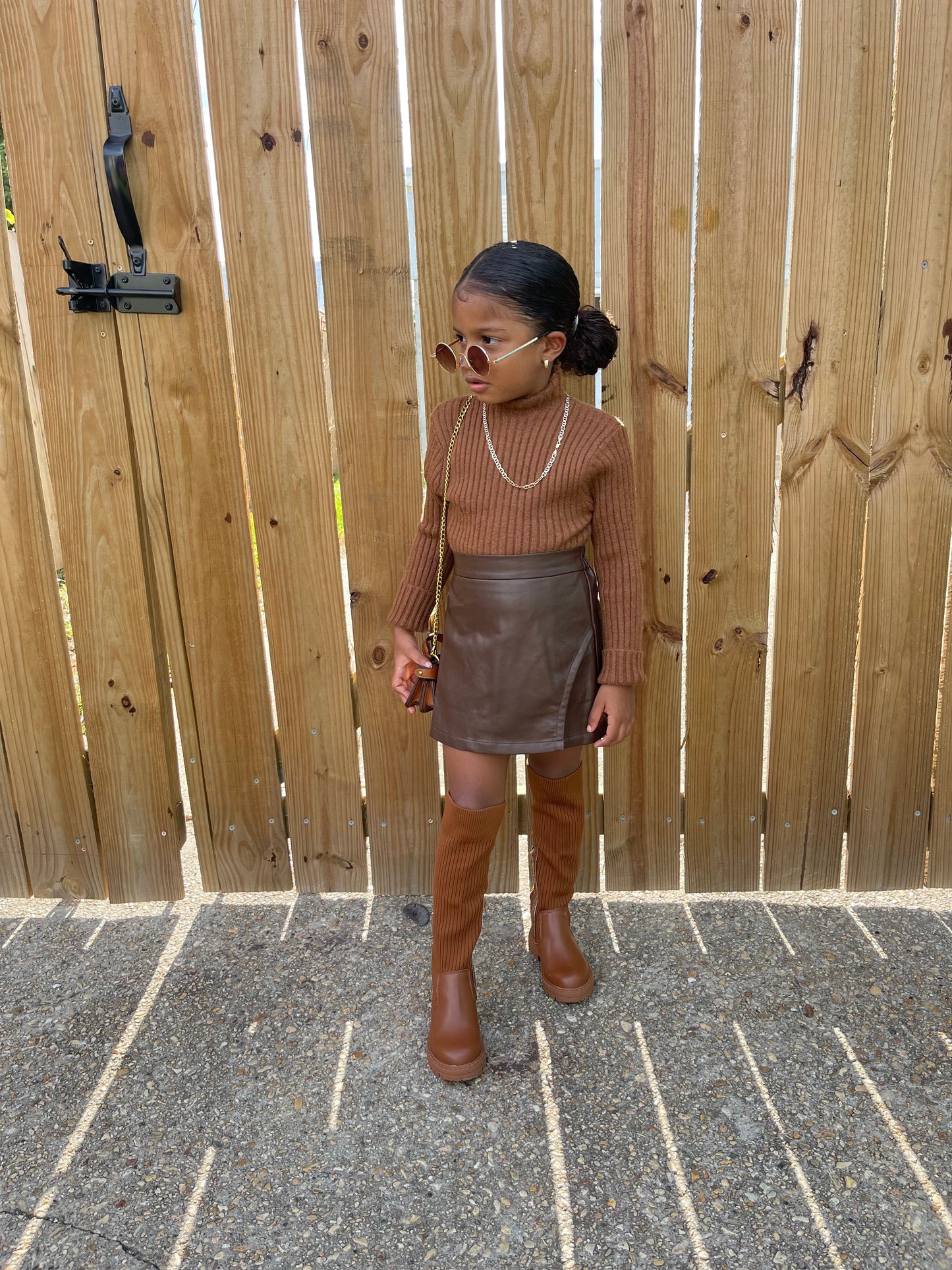 Saddle Brown Cuello Alto